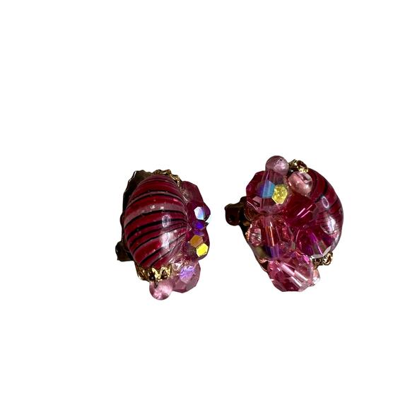 Vintage 60s unsigned pink crystal cluster stud clip earrings - Picture 1 of 6